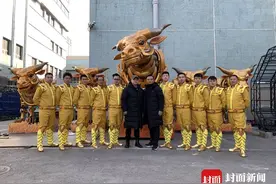 大木偶上春晚·幕后｜木偶团队30人吃盒饭“团年”年纪最小18岁图片