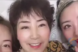 女儿瞒着爸爸突然回家 爸爸开门后的反应让人泪目视频封面
