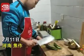 12岁男孩独自做9菜1汤“年夜饭”，网友：又是别人家的孩子图片