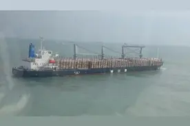 春节海上救助不“打烊”，东海救助局直升机快速成功救助一名外籍患病船员图片