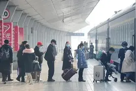“坐高铁50度以上白酒只能带两瓶”，引网友热议图片