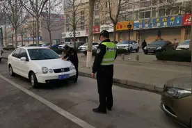 违停罚单有“年味儿”！冠县交警罚单不罚款还有新春祝福图片