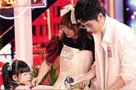齐聚《天天向上》历届超女、快男携家人“回娘家”图片