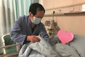 他在医院做护工图片
