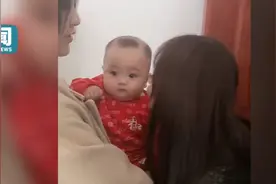 宝宝被舅舅亲后秒变脸 网友：侮辱性极强图片
