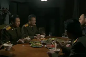 历史的天空：美国将军点名要吃面鱼儿，姜必达将军，领回家里吃视频封面