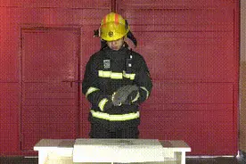 “破五”放鞭炮 别把危险的烟花爆竹当浪漫图片
