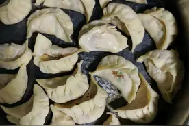 这道水果玉米胡萝卜蒸饺一上桌，全家都爱吃图片