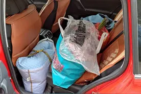 离家时爸妈装的行李箱 网友：还没离家就已想家图片