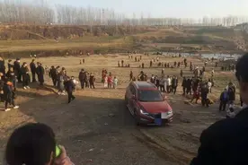 漯河一河道有人“非法越野”？危险行为坚决制止图片