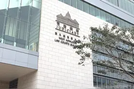 香港一男子串谋黎智英协助李宇轩潜逃案开审，黎智英再度被捕图片