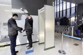 25秒丨截至17日，日照共发（运）送乘客81.66万人次视频封面