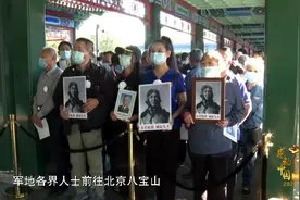 感动中国丨抗美援朝一等功臣王海上将获颁感动中国年度人物图片