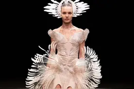 云端看秀｜“抛弃”布料，3D打印和再生面料让服装更魔幻图片