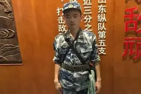 河南洛阳：军人退役不褪色 孤身灭火不留名图片