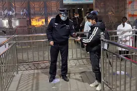 【春节·坚守】贵州义龙：“警”守一线，只为万家灯火阑珊图片