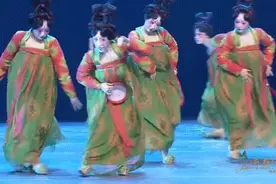 河南春晚《唐宫夜宴》“霸占”微博热搜，观众为何爱这群“唐朝小胖妞”？图片