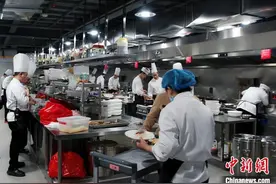 从果腹温饱到遍布全球“中国厨师之乡”的蝶变路图片