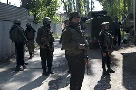 印度军队实弹训练中大炮突然爆炸 致士兵1死2伤图片