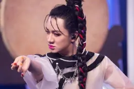 快乐源泉！王祖蓝实力模仿阿朵引爆笑图片