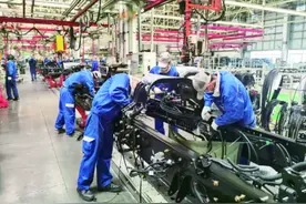 一汽解放：过节不休息 冲刺“开门红”图片