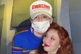 甜！泫雅表白金晓钟：谢谢你，让我感到幸福图片