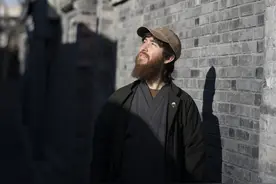 纽约人在北京：读李白、唱中文Rap，书写自己的“东游记”图片