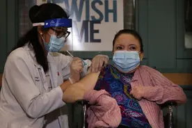 环球深观察丨变异病毒虎视耽耽，美国专家认为抗疫未到“松劲”时图片
