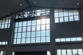 贵州锦屏到浙江义乌 贵州开行2021年首趟务工专列图片