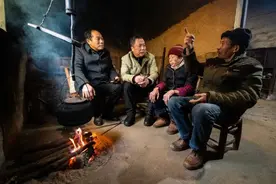 半月谈：公开遴选公务员，35岁何时才能不再是道坎？图片