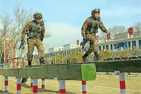 武警天津总队执勤二支队紧抓练兵图片
