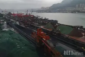 三峡过闸船舶等候时间长，武铁加强运力助力翻坝运输图片