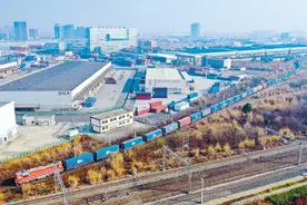 中欧班列“中通道”进出境班列破6000列，货值超900亿图片