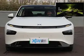 2020款 小鹏P7 灯舞展示