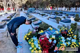 49人的班级，14人报名参军，8人入伍——共忆“卫国戍边英雄”陈红军的大学时代图片