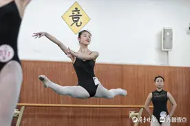 2021山艺艺考舞蹈专业考场揭秘“一字马”等高难度说来就来图片