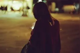 外地情侣来珠海过年，吵架后女友负气离去，男子开车猛追闯大祸……图片