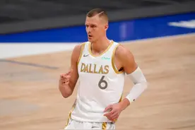 今日独行侠首发为近40年NBA季后赛历史平均身高第二的首发阵容图片