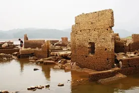 东莞“水底村庄”重见天日！沉入水底半个世纪，曾经是块风水宝地图片