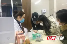 00后女孩手上疤痕成“拦住虎”超脉冲技术助力从军梦图片