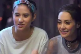 锋味：谢霆锋突然出现，俩姑娘被吓一跳，见到明星太激动了视频封面