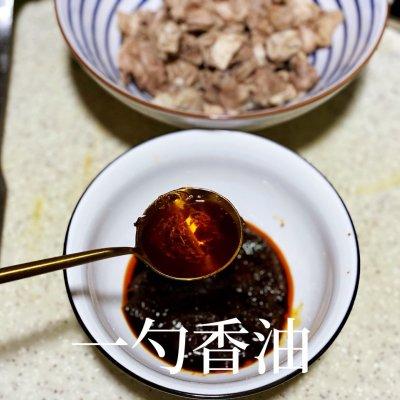 红油兔丁这样做好看好吃又解馋，孩子天天吃不够