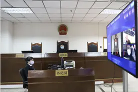 外卖骑手送餐发生事故，上了保险却遭遇拒赔，理由跟车有关图片