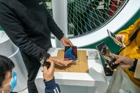 OPPO X 2021卷轴屏概念机亮相2021MWC上海展图片