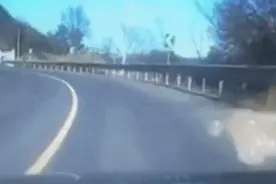 看着太揪心！年仅26岁的浙江女车手撞护栏身亡，所骑摩托被称为“弯道火箭”……图片
