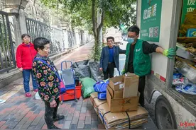 90后海归硕士当废品回收员月入2至5万：靠自己的双手挣钱，不羞耻图片