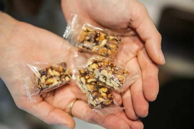 鸭煲鱼胶的功效与作用 2026年鸭煲鱼胶的功效与作用是什么