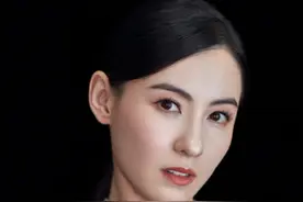 张柏芝复古西装优雅大气 妆容精致笑容灿烂状态佳图片