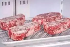 冰箱的冻肉怎么才能快速解冻？教你一个绝招，和新鲜的一模一样图片