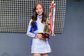 2021年日本最新赛车女王出炉，今年的冠军竟然是F罩杯的中日混血美人图片